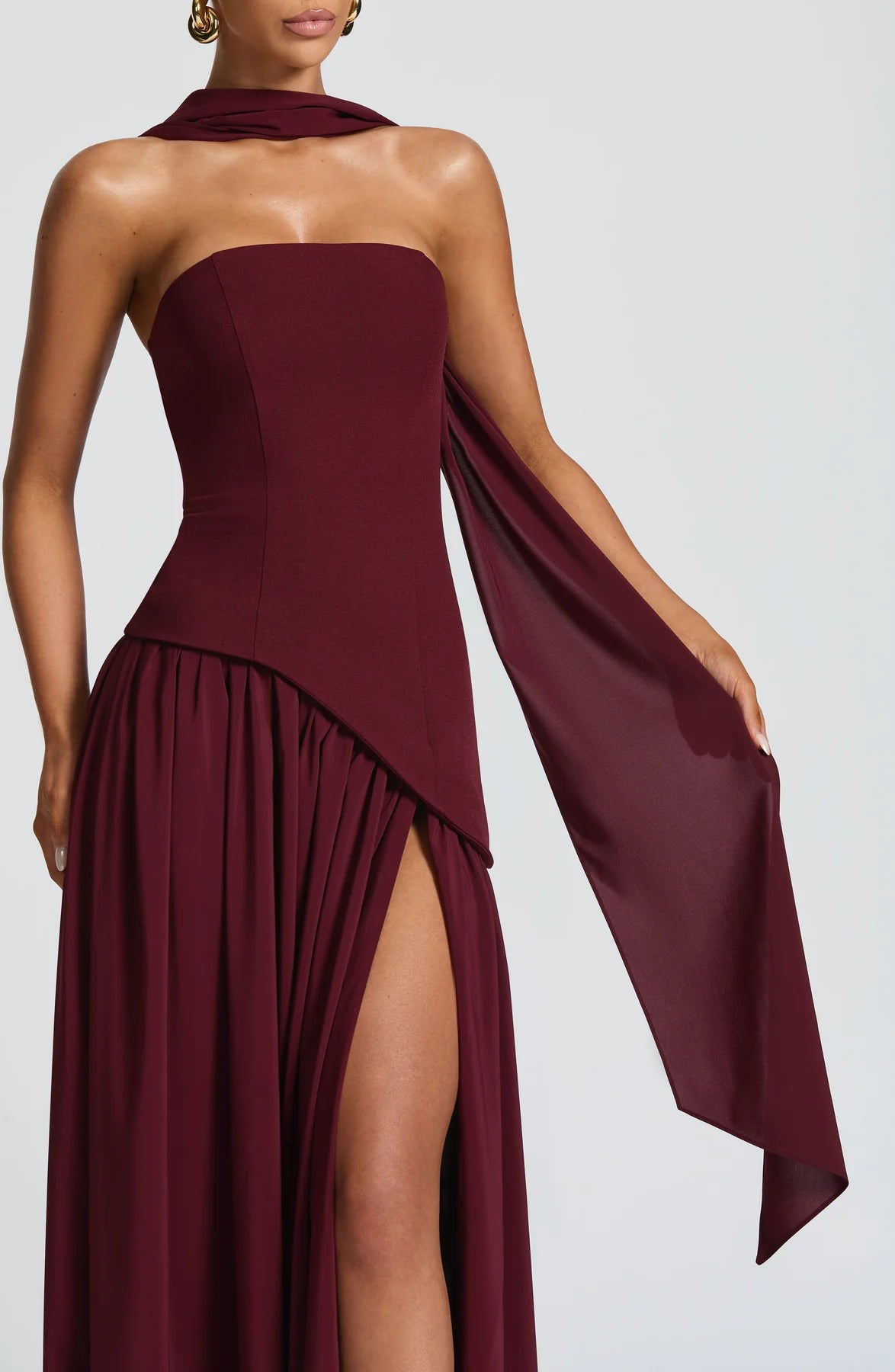 Sienna Straplez Yırtmaç Detaylı Maxi Elbise Bordo